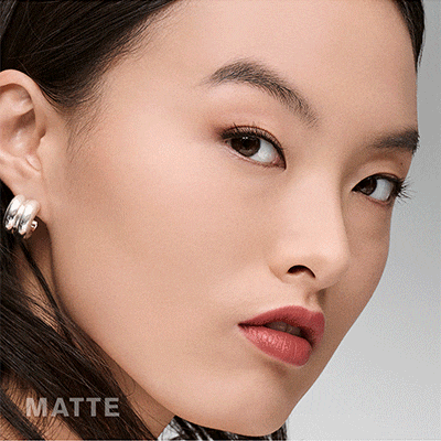 photo of women with matte vs dewy makeup