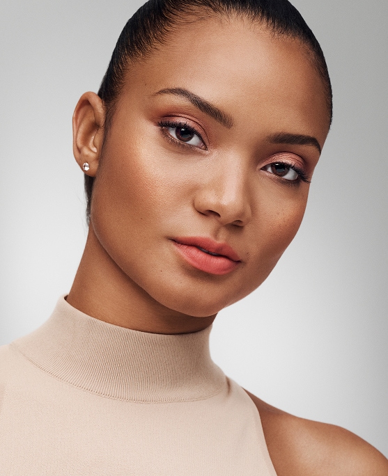 photo of woman with sunkissed makeup